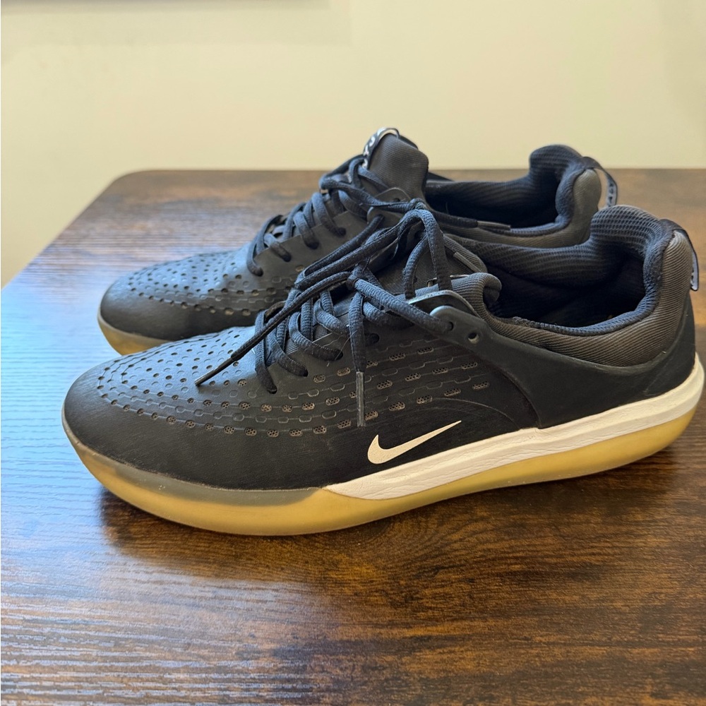 Nike Nyjah Black Sneakers